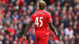 Mario Balotelli estrenó 'look' en el empate del Liverpool
