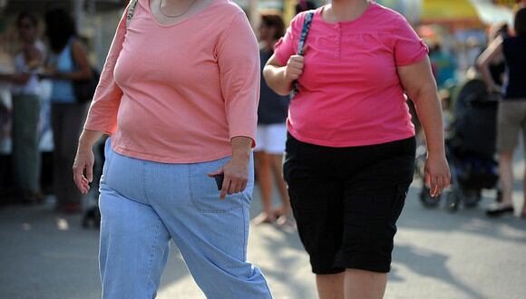 Mujeres con sobrepeso. (Foto: AFP) | Referencial
