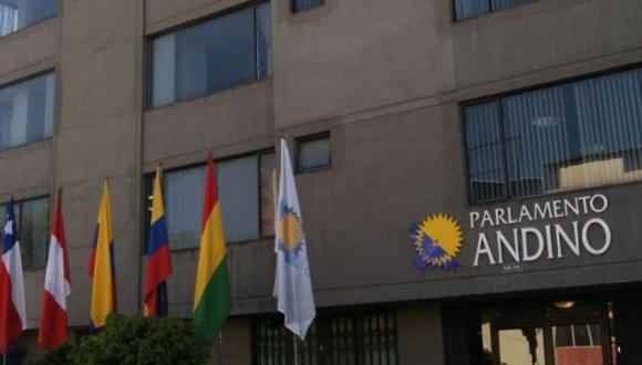 Parlandino apoyará a peruanos en situación irregular en EE.UU.