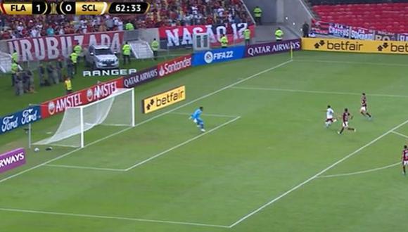 La gran ocasión de gol que falló Irven Ávila en el Sporting Cristal vs. Flamengo. (Captura: Fox Sports 2)