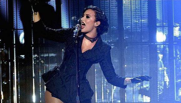 Demi Lovato contó que Kim Kardashian le ayudó a amar sus curvas