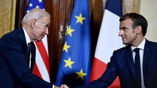 Macron y Biden piden ser prudentes y “verificar” el inicio del retiro de tropas rusas de la frontera con Ucrania