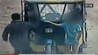 Puente Piedra: mototaxista desnuda y golpea niño en descampado