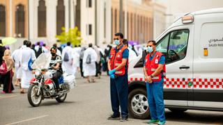 No podrán trabajar, hacer trámites ni usar transporte público; las sanciones de Arabia Saudita para quienes no quieren vacunarse