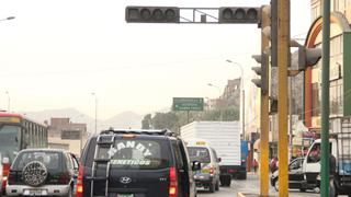 Semáforos en Lima: choferes pierden hasta 20 minutos por viaje