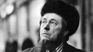 Alexander Solzhenitsyn, un escritor centenario y disidente