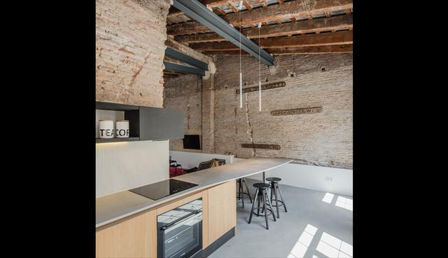 Con un espacio reducido, breve y económico, el proyecto logró introducir un lenguaje de diseño contemporáneo, al tiempo que mejora el carácter y la materialidad del espacio antiguo. (Foto: Roberto Di Donato Architecture)