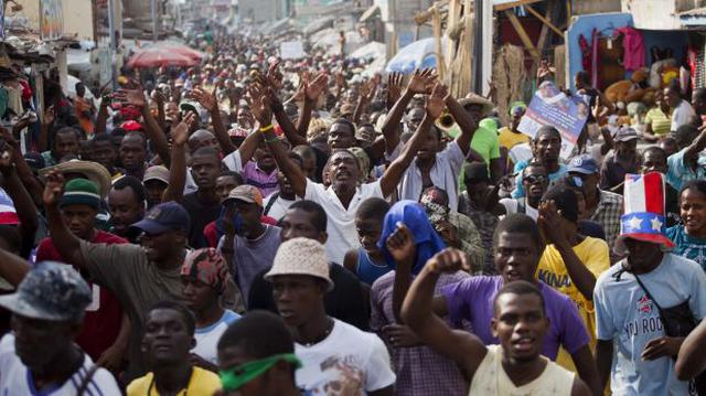Haití: Opositores celebran en las calles la salida de Martelly - 1