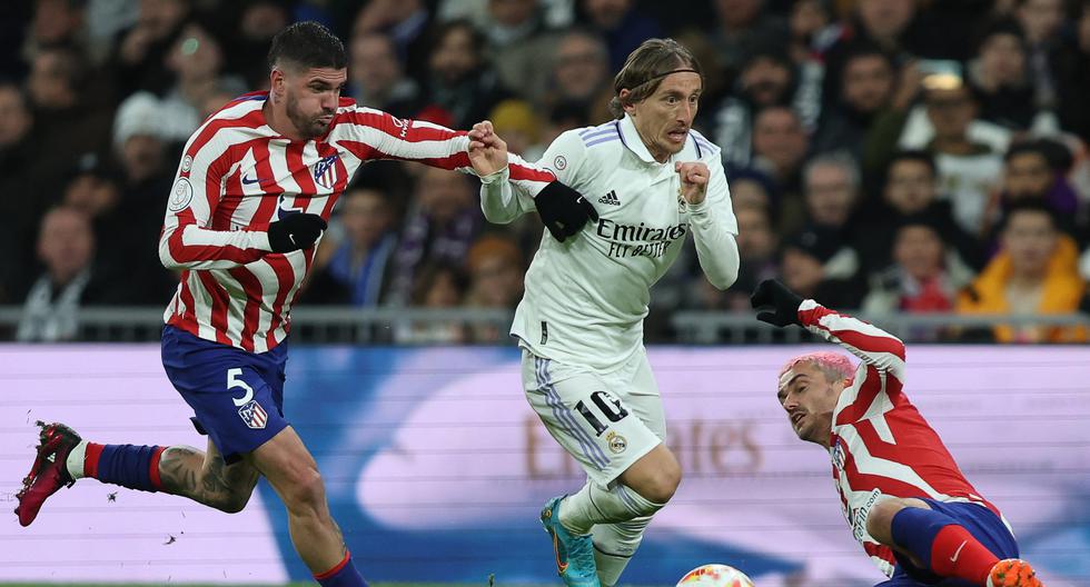 What time does Real Madrid vs.  Atlético de Madrid and which channel broadcasts the match