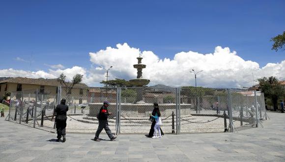 Protegen pileta de Plaza de Armas de Cajamarca por carnavales