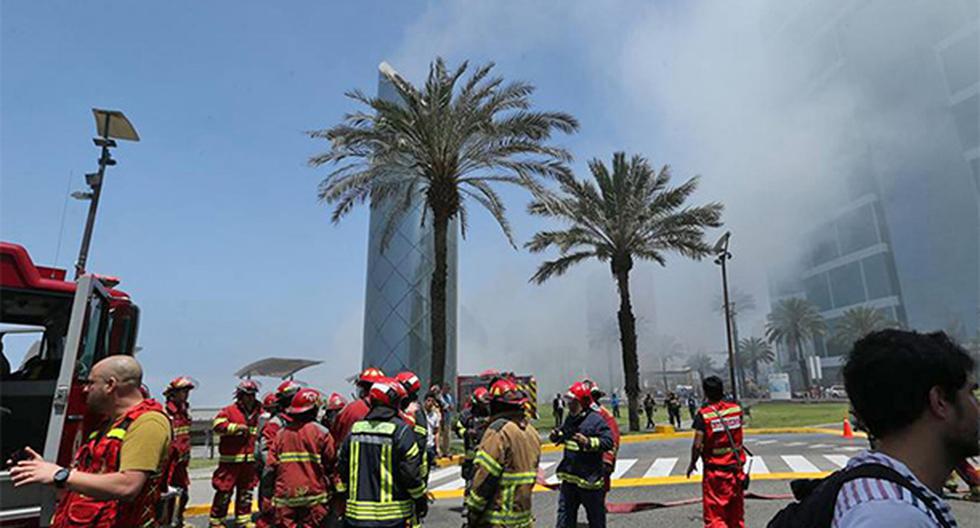 Incendio en Larcomar dejó 4 muertos y el centro comercial fue cerrado para investigar las causas del siniestro. (Foto: Agencia Andina)