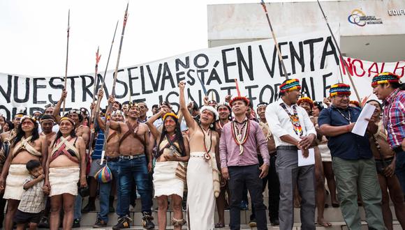 La Corte Provincial de Pastaza determinó que el gobierno no hizo consulta previa en 2012 para el bloque petrolero 22. Indígenas Waorani de Ecuador ganan fallo de segunda instancia y prohiben petroleras. Foto: Jerónimo Zuñiga / Amazon Frontlines.