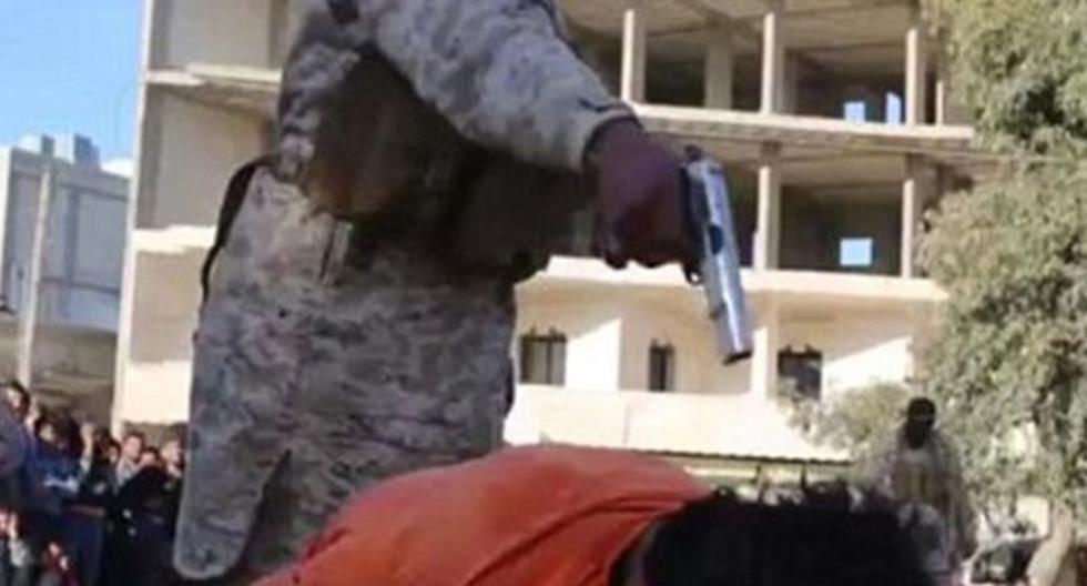 Los dos presuntos espías fueron ejecutados de un disparo en la cabeza. (Foto: ISIS)
