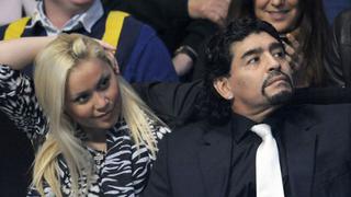 Maradona denunció a su ex pareja por mostrar fotos de su hijo en Twitter