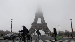 Francia: la Torre Eiffel permanece cerrada debido a huelga por pensiones 