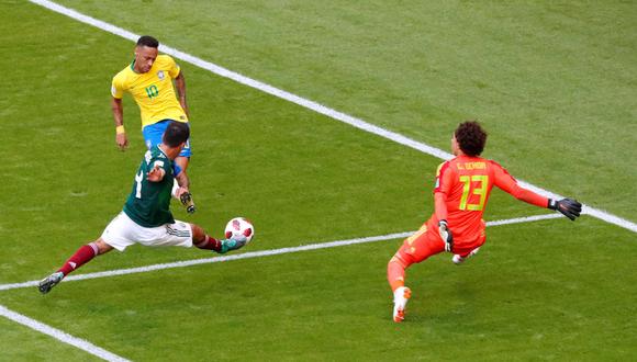 'Memo' Ochoa evitó el gol de Neymar en el México vs. Brasil. (Foto: Reuters)