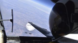 El Pentágono publica una foto del globo chino tomada desde un caza de EE.UU.