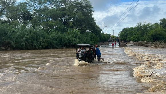Calles inundadas por las fuertes lluvias registradas en Piura en los últimos días | Foto: Andina / Referencial