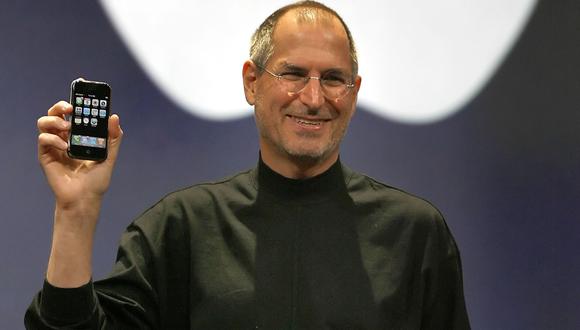 Steve Jobs presentó el iPhone en 2007.