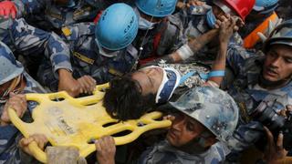 Nepal: Hallan cuatro sobrevivientes a una semana del terremoto