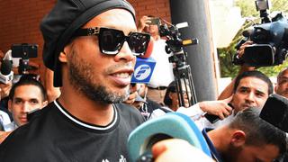 Ronaldinho quedó en libertad: astro brasileño dejó Fiscalía paraguaya sin cargos tras declarar por ocho horas