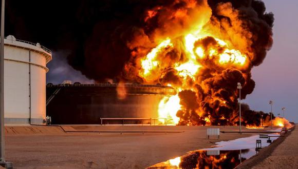 Libia: Estado Islámico quema cuatro depósitos de petróleo