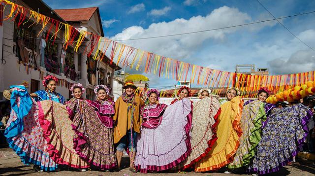 Andahuaylas se llena de color con el carnaval Pukllay [Fotos] - 7