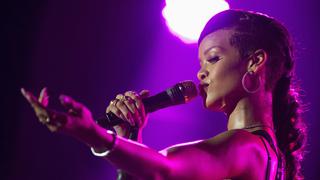 Rihanna explotó contra la CBS por cortar una de sus canciones