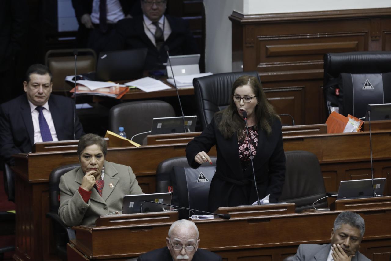 La presidenta de la Comisión de Constitución, Rosa Bartra, sustentó el dictamen sobre la inmunidad parlamentaria. (Foto: Anthony Niño de Guzmán/ GEC)