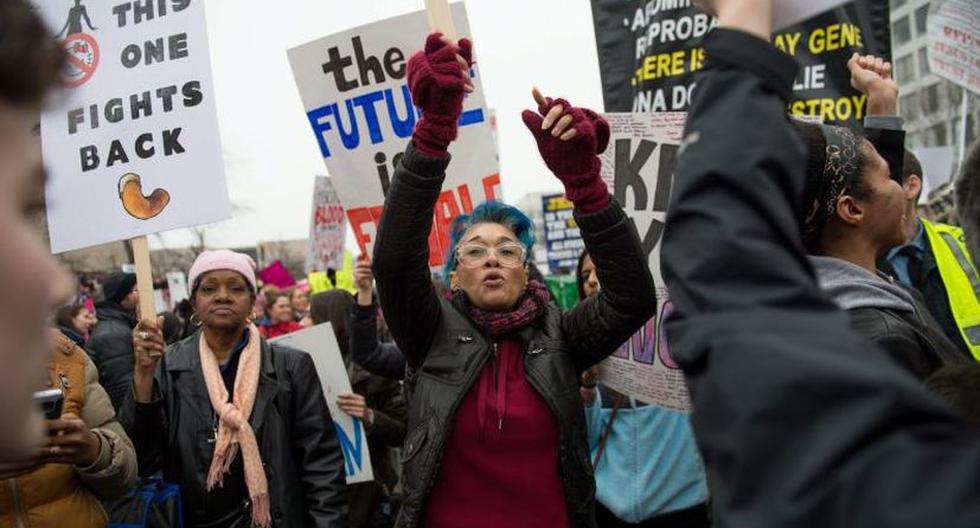 Mujeres de USA y todo el mundo marcharon contra Donald Trump al inicio de su mandato. (Foto: EFE) 