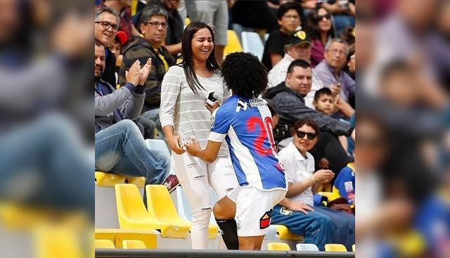 El venezolano Eduard Bello anotó, le pidió matrimonio a su novia y recibió una amarilla. (Instagram |&nbsp;clubdeportesantofagasta)