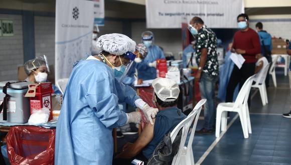 El 15 de octubre iniciará la aplicación de la tercera dosis contra el coronavirus al personal de salud | Foto: El Comercio / Referencial