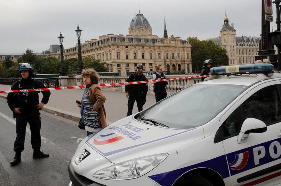 Cuatro personas murieron en un ataque contra la prefectura de policía de París, el 3 de octubre de 2019. Este violento ataque ocurrió a manos de un agente radicalizado. ((REUTERS/Philippe Wojazer).