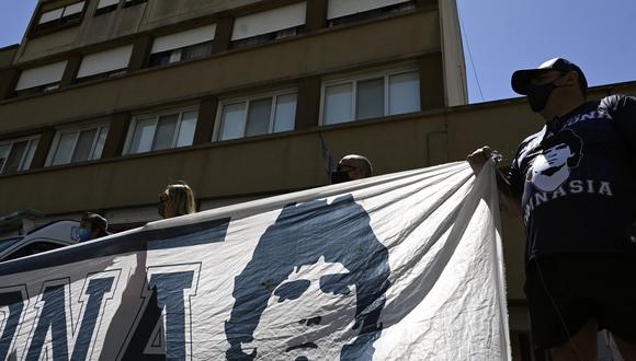 Maradona se trasladará de La Plata a la capital argentina en ambulancia. (Foto: AFP)