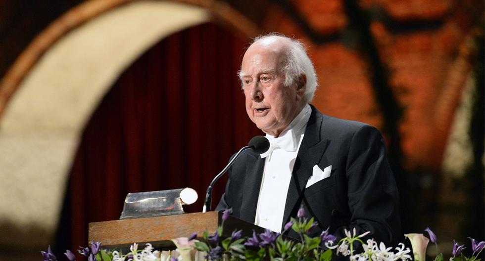 Nobel Prize-winning Physicist Peter Higgs, Known for “God Particle” Theory, Passes Away