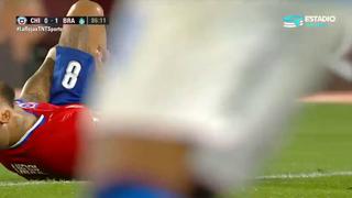 Jugadores de Chile explotaron contra Diego Haro por no revisar el VAR en supuesto penal [VIDEO]