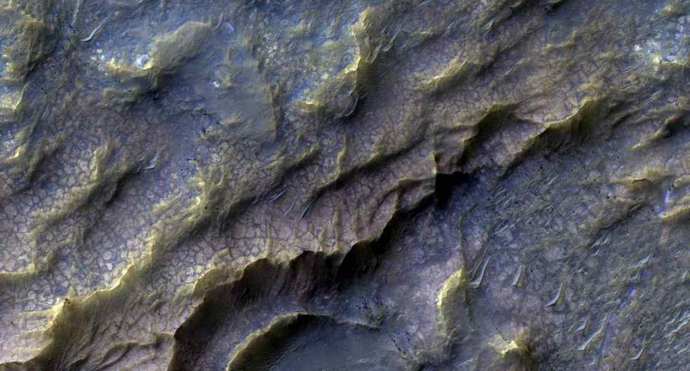 *En Marte sigue existiendo agua*, aunque la práctica totalidad está congelada y encerrada en los casquetes polares del planeta. (Foto: NASA)