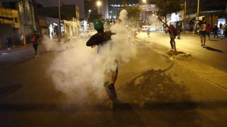 Protestas en Lima: manifestantes y policías se enfrentaron en el cercado de la ciudad 