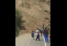 Huancavelica: caída de tierra mantiene bloqueado tramo de la Carretera Central