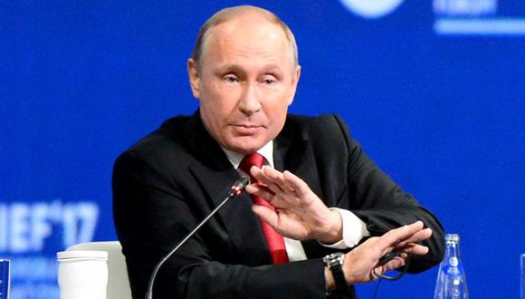 El mandatario ruso, Vladimir Putin, negó enérgicamente tener información que pudiese perjudicar a su homólogo estadounidense Donald Trump. (AFP)
