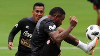 Farfán y Tapia llegaron a la capital para sumarse a la selección peruana