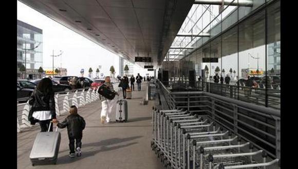 Miedo al ébola: Personal de aeropuerto abandonó 250 maletas