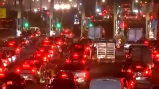 Fiestas Patrias: cientos de autos salen de Lima en medio de caos vehicular y pasajes a provincia se triplican