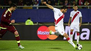 Así fue el gol más importante de Claudio Pizarro ante Venezuela