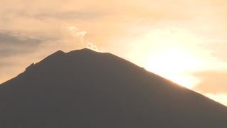 Indonesia: Desviarán aviones si volcán entra en erupción