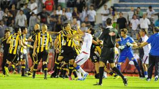 Diez futbolistas detenidos por bronca en el Nacional-Peñarol