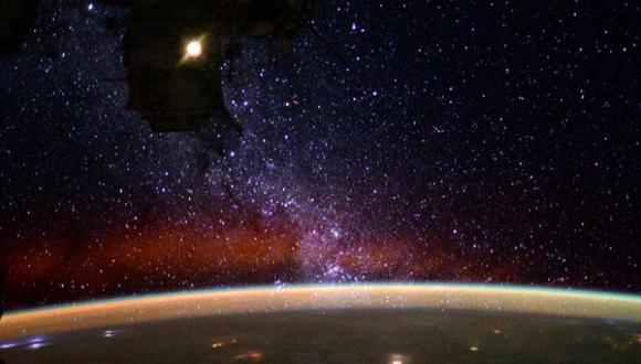 Twitter: así se ve la Tierra de noche desde el espacio [VIDEO]