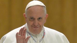 El Papa cuenta chistes: ¿Sabes cómo se suicida un argentino?