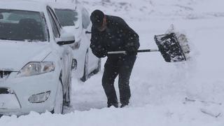 Reino Unido: Niña de 7 años muere por auto que se estrelló por la nieve