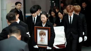 Jonghyun: miembros de SHINee encabezaron el funeral